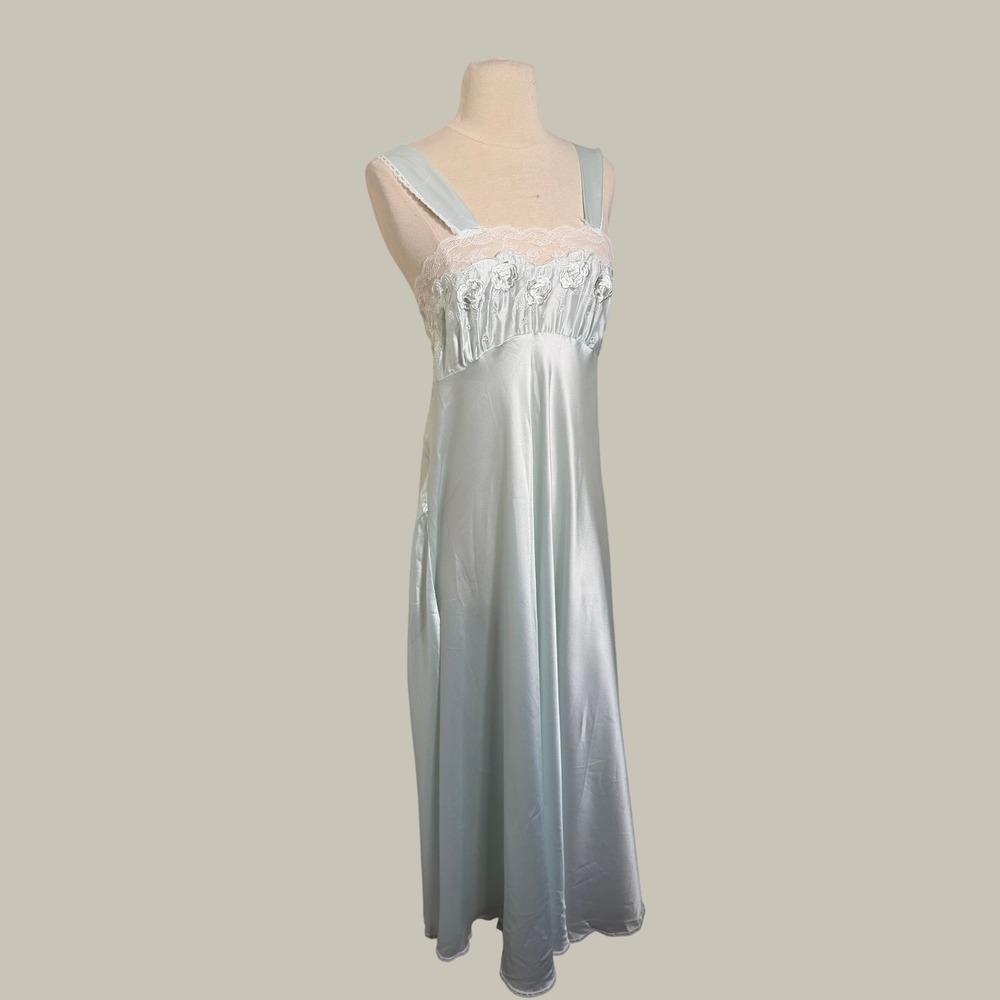Vintage Miss Dior Light Blue Satin Lace Floral Nightgown ILGWU M1390 B Small
